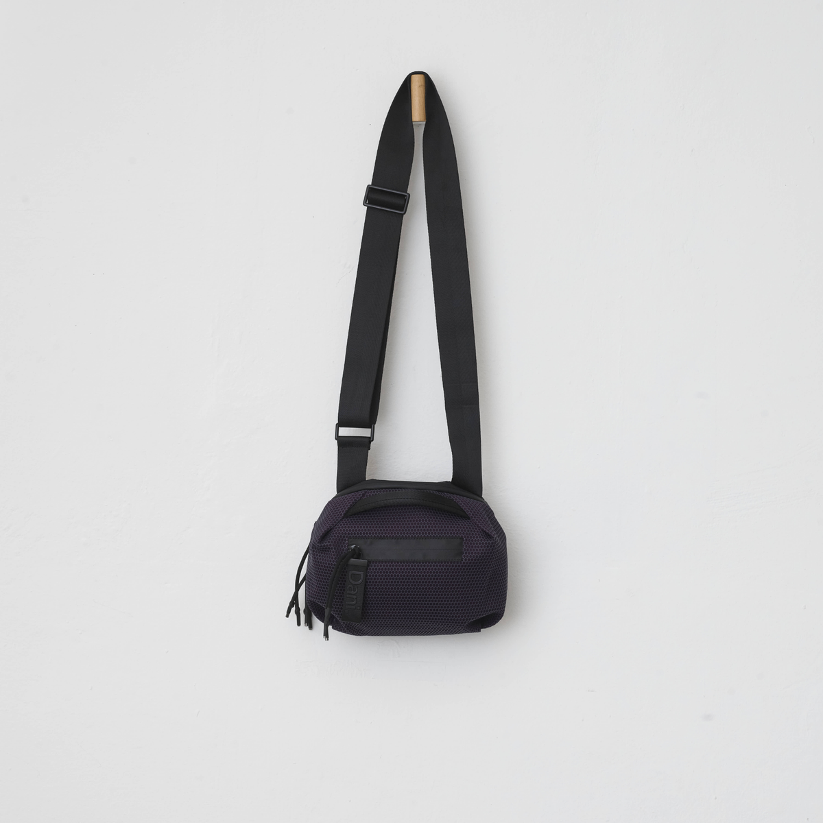 תיק צד Bonnie בצבע חציל